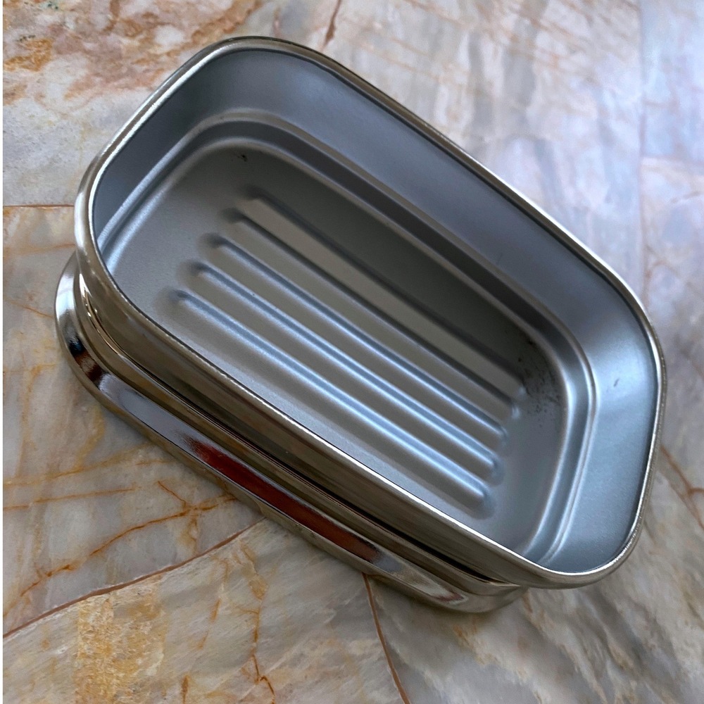 Modern Chrome Metal Soap Dish Rectangular Ridged Drainage Non-Slip Base Silver